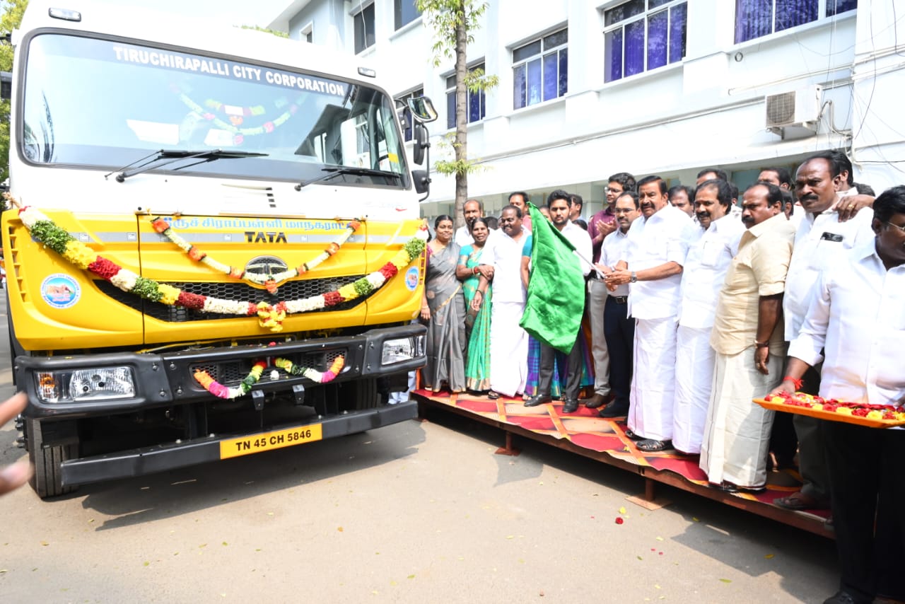 திருச்சி மாநகராட்சியில் அமைச்சர் K.N. நேர தொடங்கி வைத்த சூப்பர் சக்கர் வாகனம்.